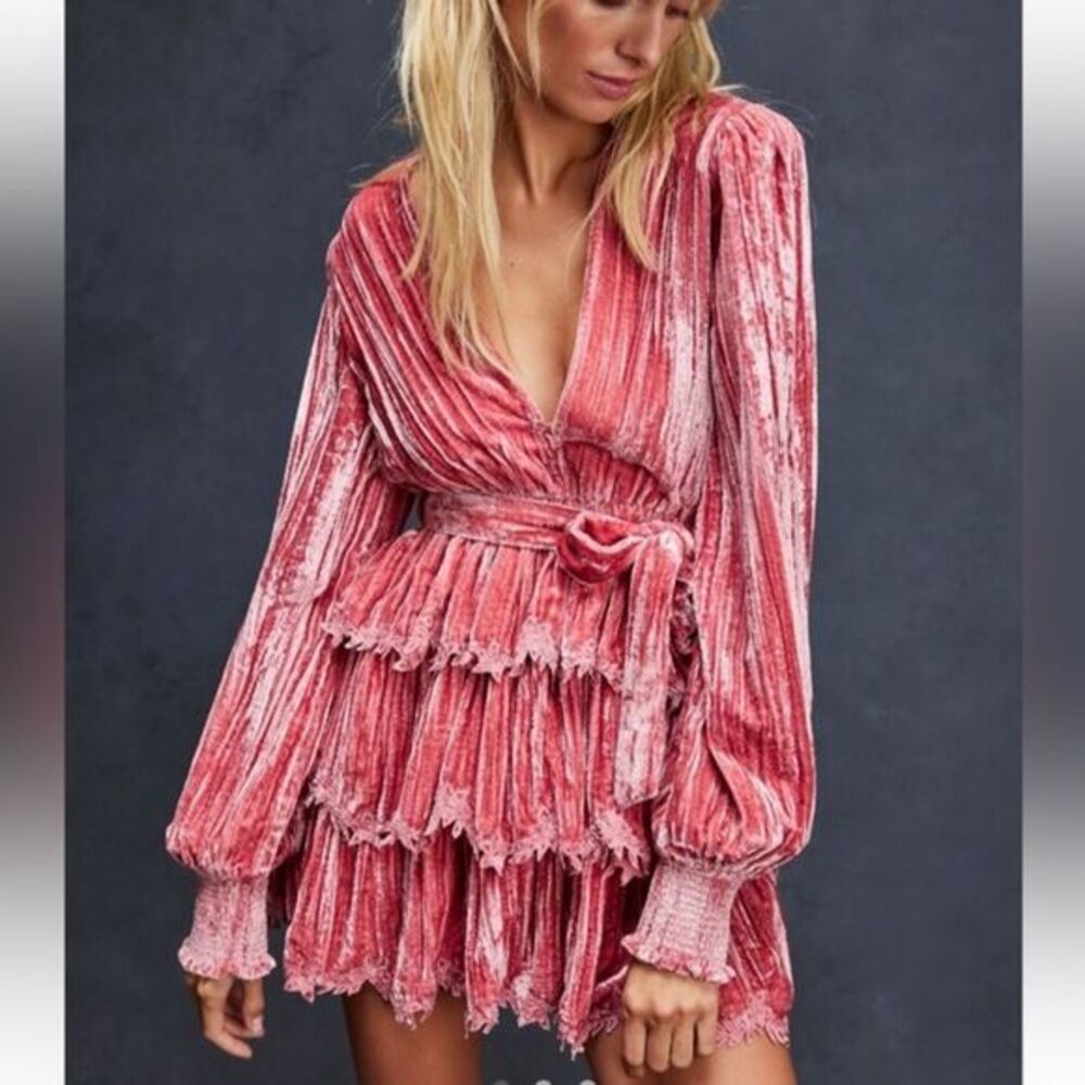 Hemant & Nandita NWT Reha V-Neck Short Tiered Dress Size M in Solid Pink Velvet